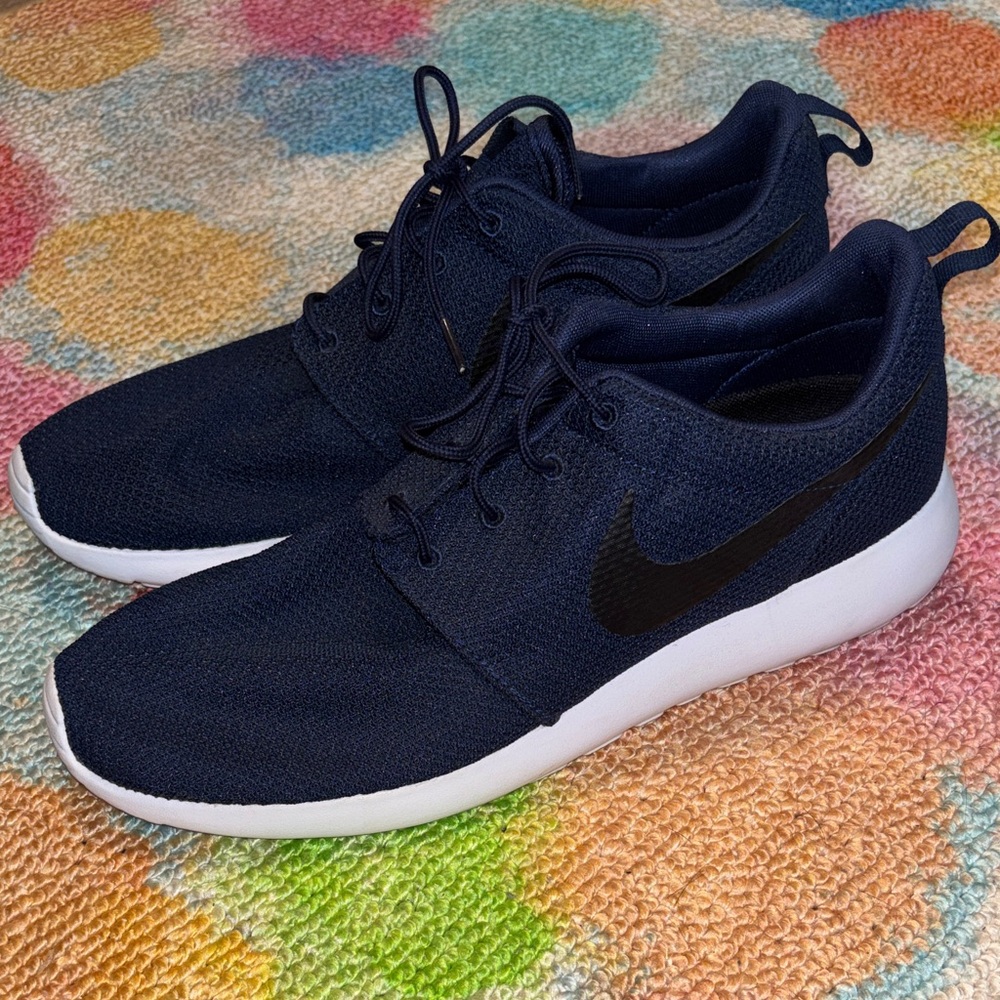 Nike Men's Navy and White Sneakers